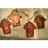 4 Holz Ornamente, Baumschmuck, Weihnachtsschmuck von SixthCraft