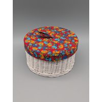 Eierkorb Aufbewahrung Mit Deckel Blumenmotiv, Vintage, 70Er Jahre, Geflochtener Weisser Korb Eierkorb Aufbewahrung Mit Deckel Blumenmotiv, Vintage, 70Er Jahre, Geflochtener Weisser Korb von SkadivonWinterfeld