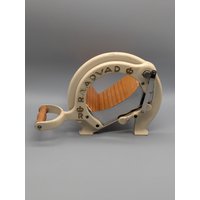 Raadvad Creme Brotschneider Brotschneidemaschine -Vintage Danish Design Modell 294 Raadvad Creme Brotschneider Brotschneidemaschine -Vintage Danish Design Modell 294 von SkadivonWinterfeld