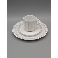 Rosenthal Germany Studio-Linie. Frühstücks-Set, | 3-Teilig. Form Polygon. Dekor Korfu. Design Tapio Wirkkala. Vintage, Signiert Rosenthal Germany Studio-Linie. Frühstücks-Set, | 3-Teilig. Form Polygon. Dekor Korfu. Design Tapio Wirkkala. Vintage, Signiert von SkadivonWinterfeld