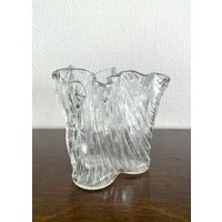 Kleine Göttliche Rüschenglasvase - Made in Finland von SkafuPreloved