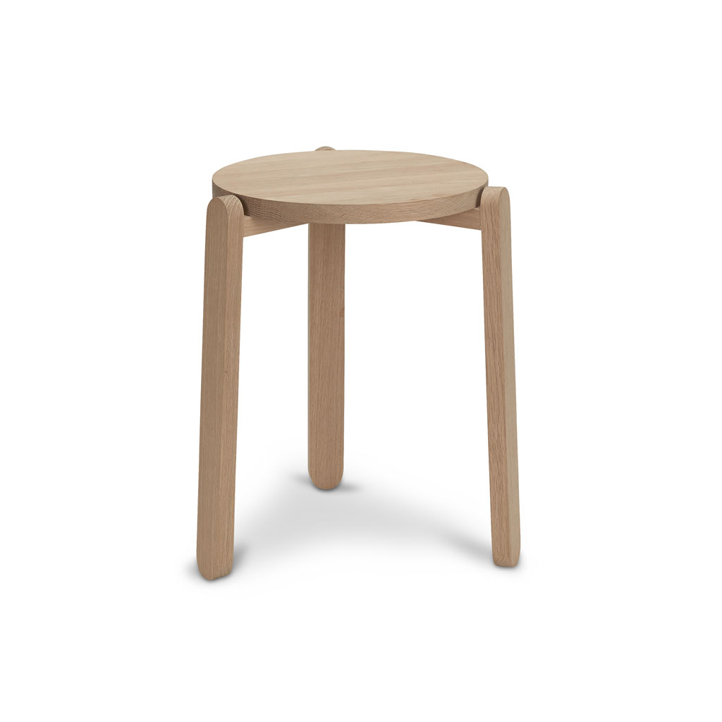 Skagerak - Nomad Stool - runder, stapelbarer Design-Hocker aus Holz von Skagerak by Fritz Hansen