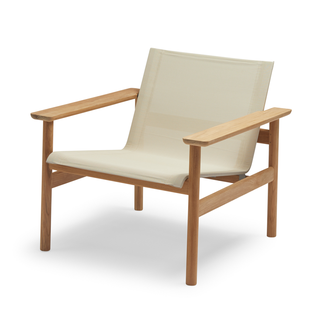 Skagerak - Pelagus Lounge Chair - sandfarbener Loungestuhl aus Teakholz von Skagerak by Fritz Hansen