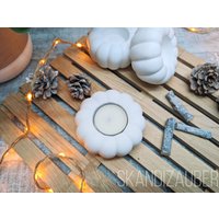 Teelichthalter Kürbis Herbstdeko Kerzenständer Skandizauber Dekokürbis von SkandiZauber
