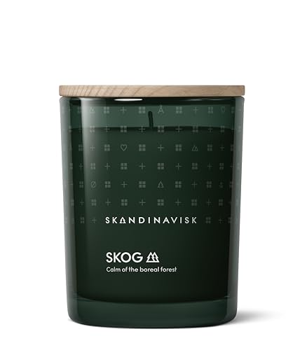 Skandinavisk SKOG 'Wald' Duftkerze, Sonderedition, Duftnoten: Kiefernnadeln und Tannenzapfen, Birkensaft und Maiglöckchen, 200 g. Skandinavisk SKOG 'Wald' Duftkerze, Sonderedition, Duftnoten: Kiefernnadeln und Tannenzapfen, Birkensaft und Maiglöckchen, 200 g. von Skandinavisk