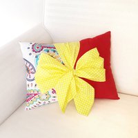 Dekokissen Mit Schleife Überwurf Kissen Für Kinder Rot Mädchenzimmer Deko Gelb Bogen Baby Mädchen Kinderzimmer Bildung von SkokSkokStore