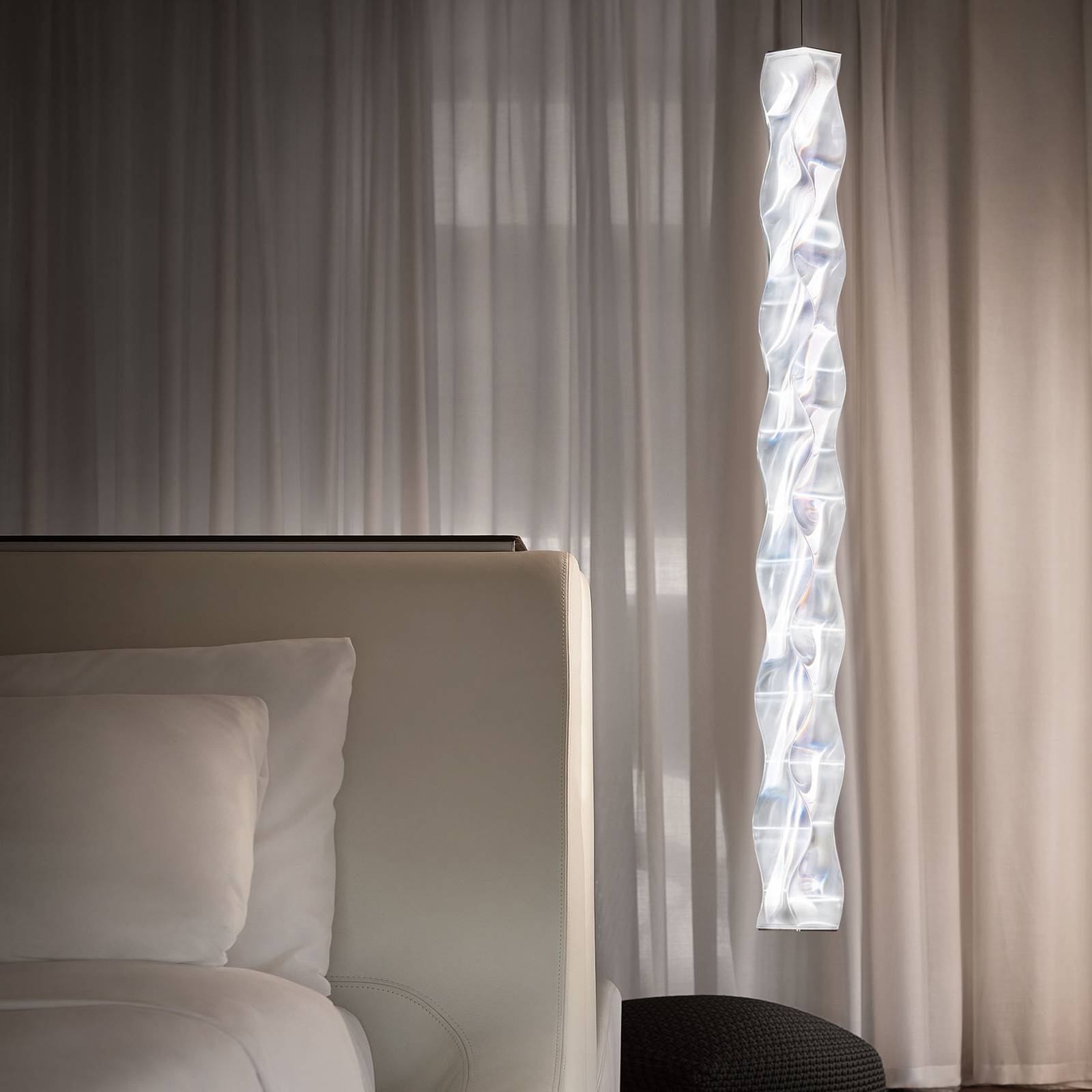 Slamp Hugo Vertical LED-Hängeleuchte prisma Slamp Hugo Vertical LED-Hängeleuchte prisma von Slamp
