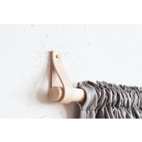 Leder-Vorhangstangenhalter, Wandmontierter Stangenhalter Aus Leder, Wandvorhang-Ledermontur, Wand-Lederhänger, Leder Vorhangstangen-Fixation Leder-Vorhangstangenhalter, Wandmontierter Stangenhalter Aus Leder, Wandvorhang-Ledermontur, Wand-Lederhänger, Leder Vorhangstangen-Fixation von SlaskaLAB