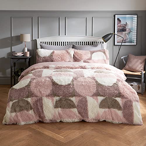 Sleepdown Geo Shaggy Kunstfell Fleece Thermo-Bettwäsche Warm Gemütlich Super Weich Bettbezug Steppdecke Set mit Kissenbezügen – Doppelbett (200 cm x 200 cm) – Blush Pink, Polyester von Sleepdown