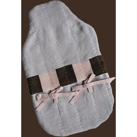 Handgenähter, Moderner Patchwork-Wärmflaschenbezug von SlowProgressStudio