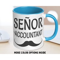 Señor Accountant Akzent-Kaffeetasse - Lustiges Geschenk Für Einen Hochrangigen Buchhaltungskollegen. Ein Humorvolles Kollegen Oder Freunde Im Büro von SmartFoxes