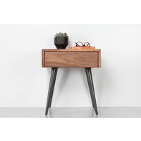 Mid Century Nachttisch Mit Schublade, Moderner in Nussbaum, Modern Möbel Mid Century Nachttisch Mit Schublade, Moderner in Nussbaum, Modern Möbel von SmartSpaceFurniture
