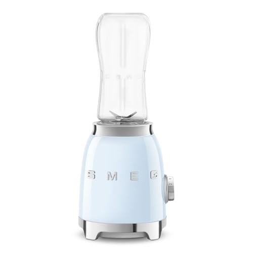 SMEG, Personal Blender PBF01PBEU, 2 Geschwindigkeitsstufen, Doppelklinge aus Edelstahl, 2 x 600 ml Flaschen inklusive, rutschfester Standfuß, integrierte Kabelaufwicklung, 300W, Blau von Smeg