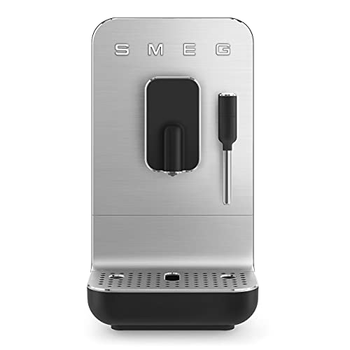 Smeg, Automatische Espressomaschine BCC12BLMEU, Dampffunktion, Integrierte Kaffeemühle, Thermoblock-System, 1,4-Liter-Tank, Herausnehmbare Tropfschublade, Kompakte Größe, 1350 W, Schwarz von Smeg