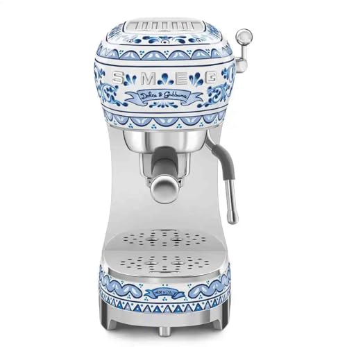 Smeg ECF02DGBEU Dolce & Gabbana Espresso-Kaffeemaschine, Siebträger, Blau Smeg ECF02DGBEU Dolce & Gabbana Espresso-Kaffeemaschine, Siebträger, Blau von Smeg