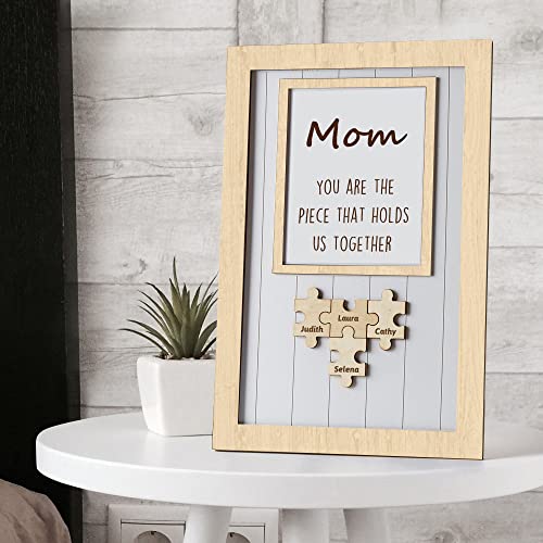 Personalisierte Bilderrahmen für Mama, Muttertag Puzzle Stück Zeichen mit Familie Kind Namen Hölzerne Mama Puzzle Plaque Geschenke für Mama - Mom You Are The Piece That Holds Us Together von Smile lab