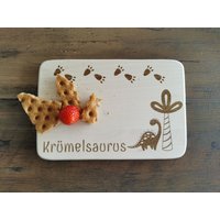Frühstücksbrett Dino Personalisiert Für Kinder Geburtstagsgeschenk Holzbrett Gravur Frühstücksbrettchen Name Baby Taufgeschenk von SmileArtworks