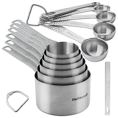 Smithcraft Messbecher und Löffel Set mit 14 Stück, 18/8 Edelstahl Messbecher Löffel Set, 6 Messbecher und 7 Messlöffel mit Nivellierer Smithcraft Messbecher und Löffel Set mit 14 Stück, 18/8 Edelstahl Messbecher Löffel Set, 6 Messbecher und 7 Messlöffel mit Nivellierer von Smithcraft