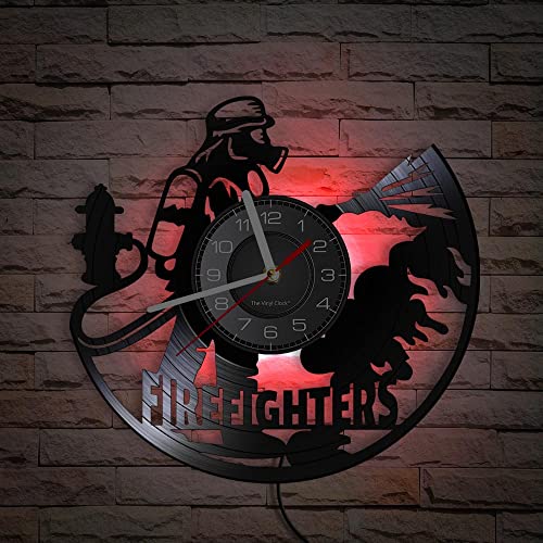 Smotly Vinyl Wanduhr, Feuerwehrmann Löschen Themed Wanduhr mit LED-Nachtlicht-Funktion ist ein Home Decor Silent Wanduhr Geschenk. (mit Licht) von Smotly