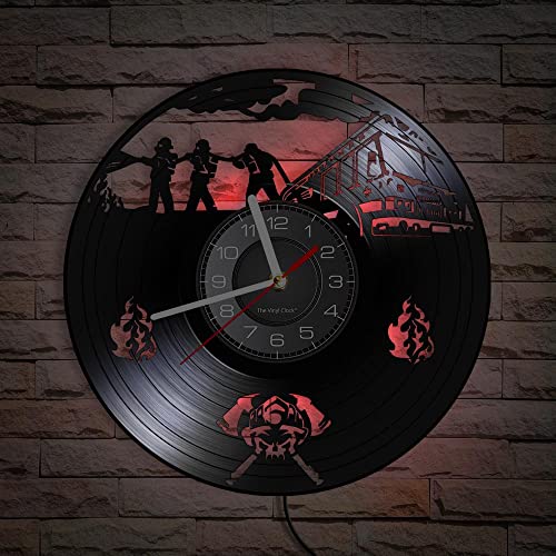 Smotly Vinyl-Wanduhr mit Nachtlicht, entworfen für Feuerwehrleute, um Feuer zu löschen, ein Geschenk, um Menschen daran zu erinnern, sich um die Umwelt zu kümmern von Smotly