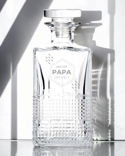 Personalisierte Whiskykaraffe 'Bester Papa der Welt' - 780ml, Transparentes Glas mit Wappen/Text Gravur - Geschenk für Väter von Smyla