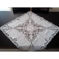 Jahrgang Hemstitched Handgefertigte Weiße Leinen Kleine Tablecloth.excellent Cotton.antique Linens.romantic Geschenk Mutter Day.centrino Uncinetto von SnGHandmadeStudio