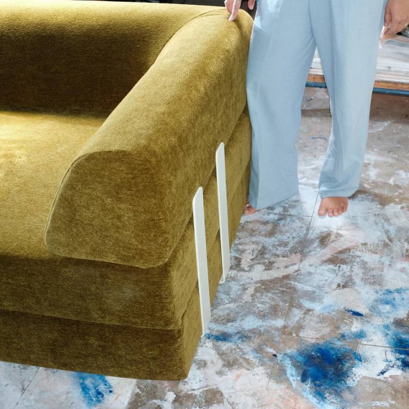 Levi Modulares 4-Sitzer Ecksofa mit Schlaffunktion 04 RAL1013 – Perlweiß – matt Cloud-Bouclé – Moosgold von Snooze Project