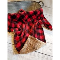 Schwarz Rot Karierte Und Rehfell Minky Decke, Neugeborene Baby Geschenk, Personalisierte Erwachsene Hirsch Kinderzimmer Schwarz Rot Karierte Und Rehfell Minky Decke, Neugeborene Baby Geschenk, Personalisierte Erwachsene Hirsch Kinderzimmer von SnuggleLuvBaby