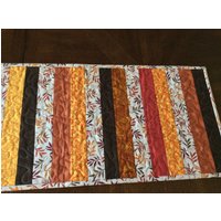 Herbst Quilted Tischläufer - Braun, Gold, Rot, Rost von SnuggleMeDesigns