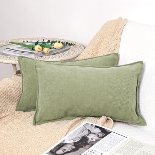 Snylcce Salbei Grüne Kissenbezüge 12x20 Zoll 30x50 cm Set aus 2 Chenille-Kissenbezügen mit elegantem Design Weiche und luxuriöse dekorative Wurfkissen für Couch, Bett und Wohnkultur Snylcce Salbei Grüne Kissenbezüge 12x20 Zoll 30x50 cm Set aus 2 Chenille-Kissenbezügen mit elegantem Design Weiche und luxuriöse dekorative Wurfkissen für Couch, Bett und Wohnkultur von Snylcce