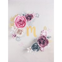 3D Papier Blumen Set + Gratis Namensschild, Kinderzimmer Wanddekoration, Baby Shower Blumen Kulisse, Florales Mädchenzimmer Wandkunst, Wandbehang von SoCuteSoLovely