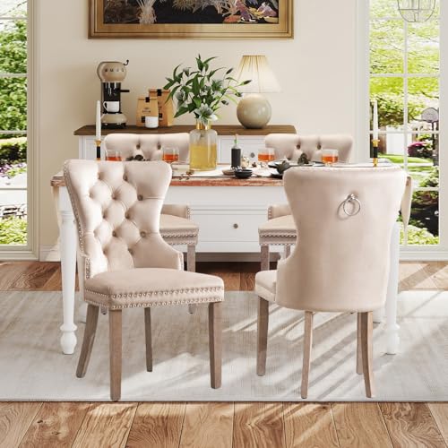 SoarFlash 4er-Set Esszimmerstühle aus Velours, mit gepolsterter Flügellehne, Knopfbesatz, Nietenbesatz, dekoriertem Ring an der Lehne sowie Holzfüßen, Beige von SoarFlash