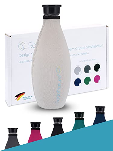 SodaNature® | Premium Schutzhülle für SodaStream Crystal Glasflaschen | 24h+ Kühleffekt & Bruchschutz durch hochwertiges Neopren-Material | Praktisches Zubehör in edler Geschenkbox (Hellgrau) von SodaNature