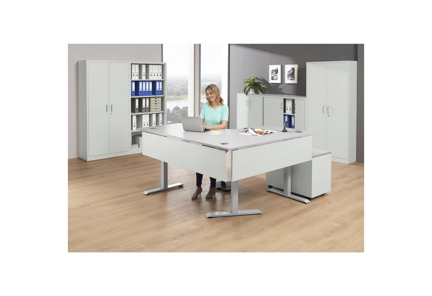 Soennecken Schreibtisch Ecktisch elektrisch verstellbar violett Gestell silber Platte lichtgra Soennecken Schreibtisch Ecktisch elektrisch verstellbar violett Gestell silber Platte lichtgra von Soennecken