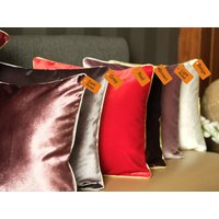 Glänzender Samtkissen-Bezug 45x45 cm Handgefertigtes Kissen von SoftHomeTextile