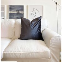 Grauer Samt Kissenbezug Handgemachtes Designer Akzentkissen von SoftHomeTextile