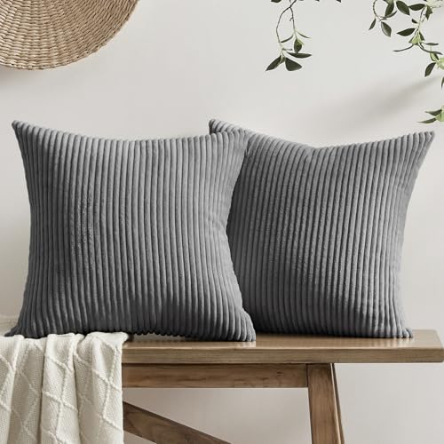 Softalker Kissenbezug 45x45 dunkle Grau weich und flauschig 2er Set Kissenhüllen Sofakissenbezüge Cushion Covers Modern Deko für Sofa Stuhl Wohnzimmmer Schlafzimmer Winter Herbst von Softalker