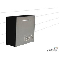 Briefkasten Mit Betongesicht | Tür, Schwarzem Aluminiumkörper Und Weißer Acrylnummer, Modernes Design, Benutzerdefinierter Briefkasten, An Der von SolPixieDust
