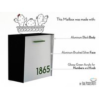 Briefkasten Mit Gebürstetem Aluminium Gesicht, Schwarzer Körper Und Grüne Acryl Nummer, Modernes Design, Benutzerdefinierte Mailbox, Wandmontierte von SolPixieDust