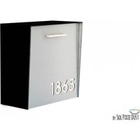 Briefkasten Mit Silberfarbenem Gesicht Aus Gebürstetem Aluminium, Schwarzem Körper Und Weißen Acrylzahlen, Modernes Design, Benutzerdefinierter von SolPixieDust