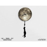 Bungee Jumping From The Moon - Wanduhr Mit Pendel Unikat Geschenkidee von SolPixieDust
