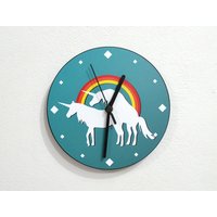 Einhörrchen Regenbogen Love - Wanduhr von SolPixieDust
