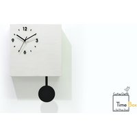 Hölzerne Zeit Box Uhr - Geheimfach Weiße Kreide Pendeluhr Geschenk Zum Ruhestand Hochzeitsgeschenk Muttertag von SolPixieDust