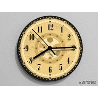 Luna - Mond Wanduhr Luna - Mond Wanduhr von SolPixieDust