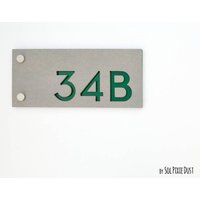 Moderne Hausnummern , Rechteck Beton Mit Grünem Acryl - Hausadresse Schild Türnummer Moderne Hausnummern , Rechteck Beton Mit Grünem Acryl - Hausadresse Schild Türnummer von SolPixieDust