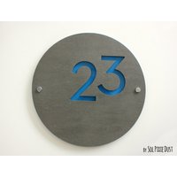 Moderne Hausnummern Aus Rundem Beton Mit Blauem Acryl - Hausnummer Schild Moderne Hausnummern Aus Rundem Beton Mit Blauem Acryl - Hausnummer Schild von SolPixieDust