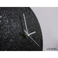 Schimmer/Schwarzer Granit Silber Glitzer Beton Wanduhr Moderne Kreis Mit Textur - Home Art Decor Geschenkidee von SolPixieDust