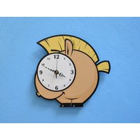 Süßes Kleines Pferd Cartoon - Wanduhr von SolPixieDust