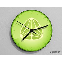 Wanduhr Gurke Obst von SolPixieDust