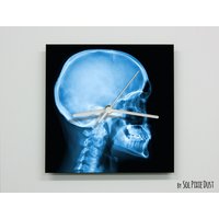 x-Ray Head Wanduhr von SolPixieDust